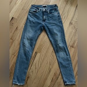 Zara size 30 men’s skinny jeans.